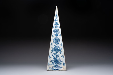 A large and unusual blue and white Dutch Delft obelisk, 17/18th C.