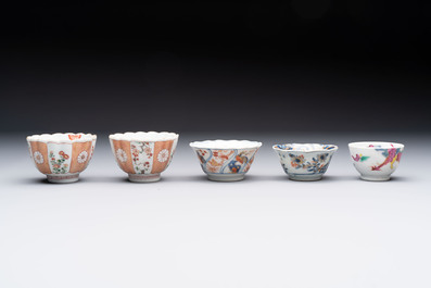 A collection of 17 Chinese blue, white and famille rose wares, Kangxi/Qianlong