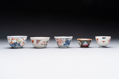A collection of 17 Chinese blue, white and famille rose wares, Kangxi/Qianlong