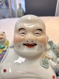 A Chinese famille rose Milefo Buddha, Mao Ji Sheng Zao 茂記生造 mark, 20th C.
