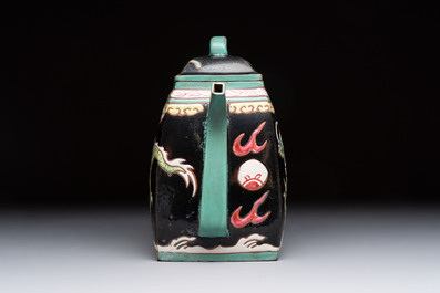 A Chinese enamelled Yixing stoneware 'dragon' teapot, Qianlong mark, 18/19th C.
