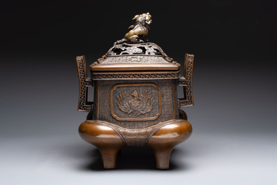 A large Japanese bronze censer and cover, made by Murata Seimin (1761-1837), Edo, early 19th C.