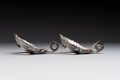 A varied collection of 12 Chinese export silver wares, 19/20th C.