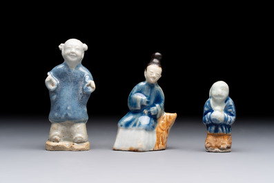 Nine Chinese blue, white, celadon-glazed and famille rose figures, 18/19th C.