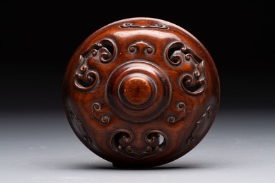 A Chinese blue and white 'He Lu Tong Chun 鶴鹿同春' vase and a wooden cover, Kangxi