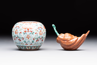 A Chinese doucai water pot and a 'Buddha's Hand' water dropper, Qianlong and Wo Ji 蝸寄 mark, 19/20th C.