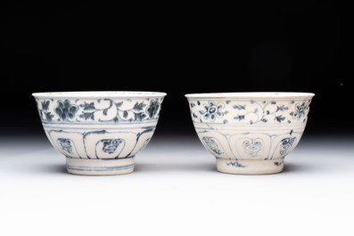 Four Annamese or Vietnamese blue and white bowls with floral design from the Hoi An shipwreck, 15/16th C.