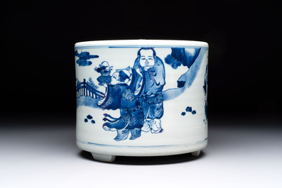 A large Chinese blue and white 'Ba Xian Zhu Shou 八仙祝壽&lsquo; tripod censer, 19th C.
