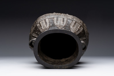 A large Chinese archaistic arrow vase with 'taotie' design, 'touhu 投壺', Yuan/Ming