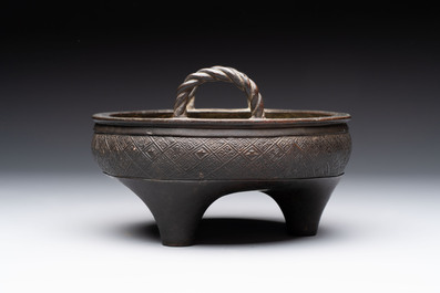 A fine Chinese archaistic bronze tripod censer, Yuan