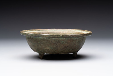 Two small Chinese bronze brush washers, Dong Chang Qi 董昌器 and Da Xiang Yuan Nian 大象元年 marks, Yuan/Ming