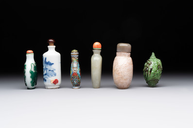 Six various Chinese snuff bottles, 19/20th C.
