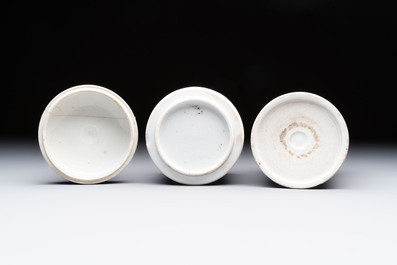 Two Chinese blue and white vases, a covered jar and a brush pot, Kangxi and later