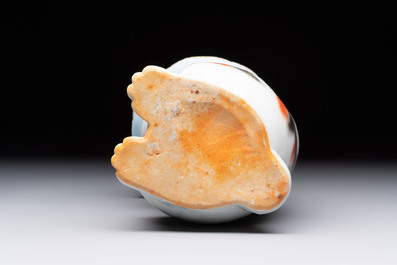 A Japanese Kutani figure of a Maneki-neko Beckoning Cat, 20th C.