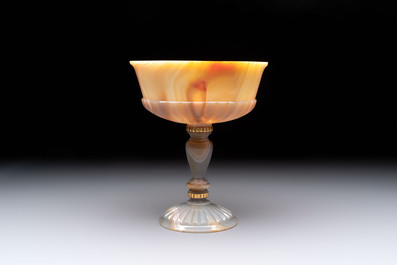 An 18kt gold-mounted carved agate goblet, France or Italy, 19/20th C.