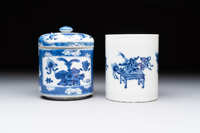 Two Chinese blue and white vases, a covered jar and a brush pot, Kangxi and later