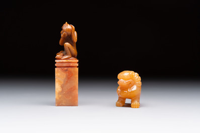 Six various Chinese agate, soapstone and serpentine wares, 19/20th C.