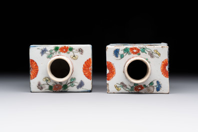 A pair of Chinese famille verte rectangular 'fighting roosters' tea caddies, Kangxi