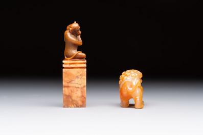 Six various Chinese agate, soapstone and serpentine wares, 19/20th C.