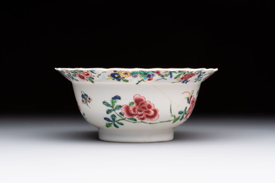 A Chinese famille rose teapot and a 'quails' bowl, Yongzheng