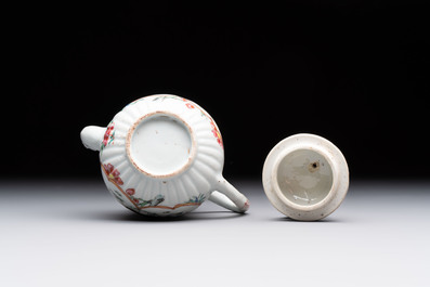 A Chinese famille rose teapot and a 'quails' bowl, Yongzheng