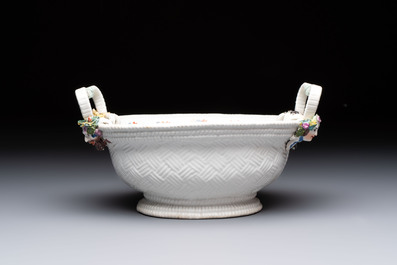 A Meissen kakiemon-style basket with figural head handles, Germany, 18th C.
