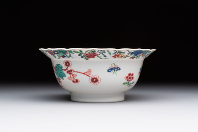 A Chinese famille rose teapot and a 'quails' bowl, Yongzheng