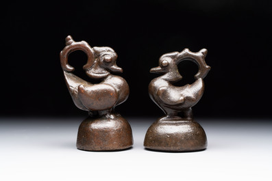 Two Burmese bronze bird-form opium weights, 18/19th C.