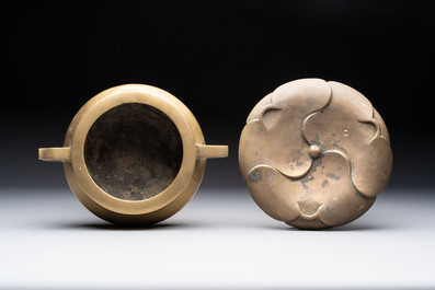 Two Chinese bronze censers and stands, Xuande mark, 19th C.
