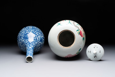 A Chinese blue and white bottle vase and a famille rose 'peaches' jar, 19th C.