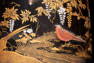 A fine Japanese Shibayama gilt-lacquer zitan cup, signed Dainippon Tokyo Seimusai 生霧齋 mark, Meiji, 19th C.