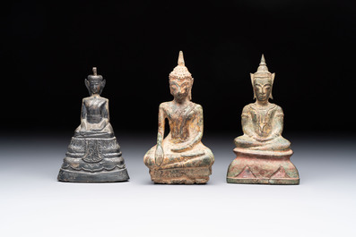 A Thai silver Buddha and two Burmese bronze Buddhas, 16/19th C.