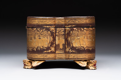 A fine Chinese Canton gilt-lacquered quadrifoil tea chest, 19th C.