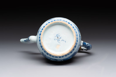 A fine blue and white Dutch Delft chinoiserie jug with brass lid, 17th C.