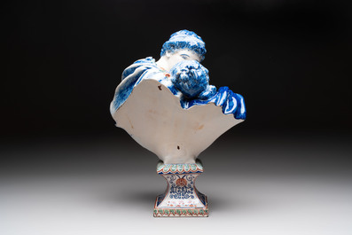 A polychrome Delft-style 'The Kiss' group after Jean Antoine Houdon (1741-1828), Samson, Paris, 19th C.