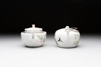 Four Chinese blue, white and famille rose covered teapots, Tongzhi and Hu Mao Ji 胡茂記 mark, Kangxi and later