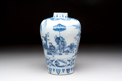 A fine blue and white Dutch Delft Transitional style chinoiserie jar, late 17th C.