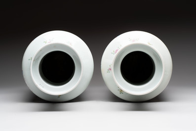 A pair of fine Chinese famille rose 'Guo Ziyi 郭子儀' rouleau vases, Qianlong mark, 19th C.