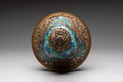 A Chinese cloisonn&eacute; tripod censer and cover, 19th C.