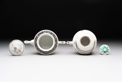 Four Chinese blue, white and famille rose covered teapots, Tongzhi and Hu Mao Ji 胡茂記 mark, Kangxi and later