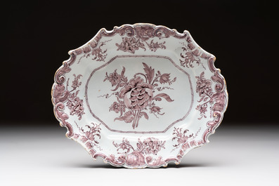 A fine manganese Dutch Delft strainer on stand with floral design, 18th C.