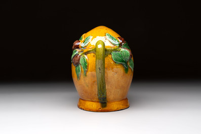 A Chinese sancai-glazed peach-shaped cadogan teapot, 19th C.