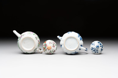 Four Chinese blue, white and famille rose covered teapots, Tongzhi and Hu Mao Ji 胡茂記 mark, Kangxi and later