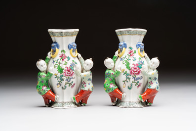 A Chinese famille rose covered teapot and a pair of Samson wall pocket vases, Tongzhi mark, 19th C.