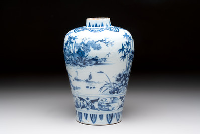 A fine blue and white Dutch Delft Transitional style chinoiserie jar, late 17th C.
