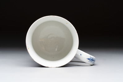 A Chinese famille rose mug with figural design, Qianlong