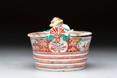 A Dutch Delft petit feu butter tub with a snail finial, 18th C.