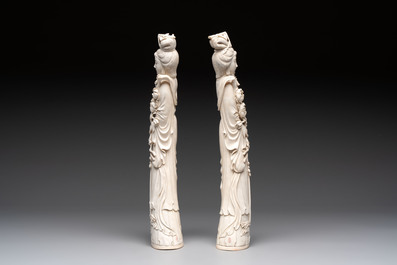 Two pairs of Chinese ivory 'elegant beauty' carvings, 'Da Hai 大海' mark, 19/20th C.