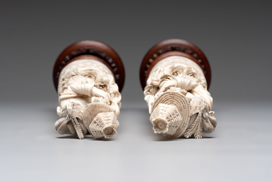 Two pairs of Chinese ivory 'elegant beauty' carvings, 'Da Hai 大海' mark, 19/20th C.