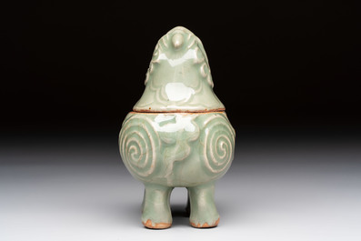A fine Chinese Longquan celadon 'luduan' censer, Ming